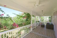 Historic 2BR 2BA Island Cottage on Private Estate - 3 tähden