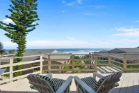 Magnificent villa by the sea - 3-Star
