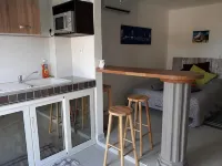 Diamond Beachfront Studio - Homestays