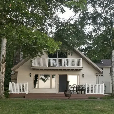 Holiday Lodge on Green Bay