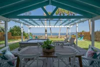 Fall Discount Riverfront Property - Minutes to Beach! - 4-Sterne