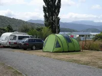 Picton's Waikawa Bay Holiday Park - Bãi đậu xe