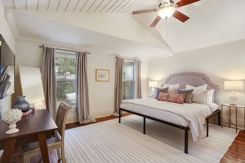 Elegant Mid-city gem near City Park & Streetcar. Walk to Voodoo & Jazz Fest - อ่างจากุชชี่