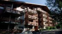 50 metres from the cable car, apartment with balcony, private collective parking, WIFI