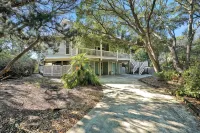Resting Beach Face! 5BR estate on Golf Course w/3Decks, 2Fireplaces & Sundeck - 4-Star