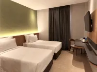 Khas Palu Hotel - 2-Star