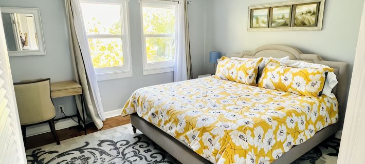 Walk to Beach! East of A1A Central beach. Newly renovated fully equipped. Hotels in Vero Beach