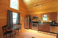 Great small cabin with hot tub - Boutique