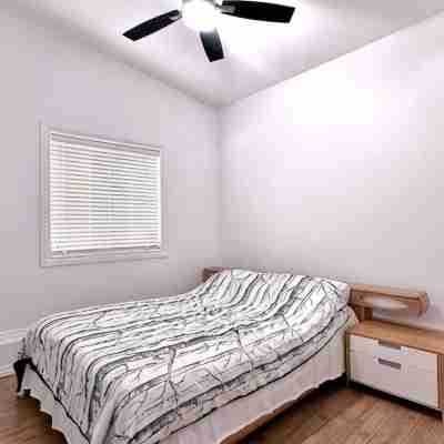 The warm and lovely coach home with 3 bedrooms Rooms