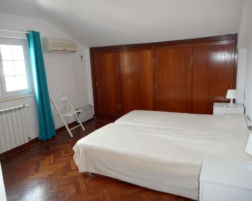 Peaceful villa with private pool and central heating Ξενοδοχεία στην πόλη Castelo