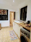 Ty Hiraeth A Charming Stay Steps Away from Caerphilly Castle! - Homestays