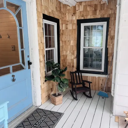 Just Renovated!!! 3Br 1. 5 Bath Beach Cottage Near Kpt and Beaches