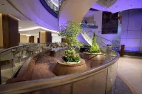 Peninsula Worth Hotel - parking