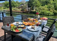 216 North Hotel - breakfast
