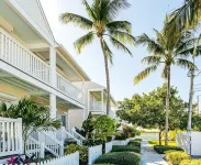 Hawks Cay Island Retreat - Duck Key - Pool & Patio - 4-Star