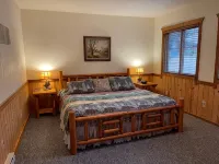Spacious lakeside cabin in the heart of the Northwoods - Homestays