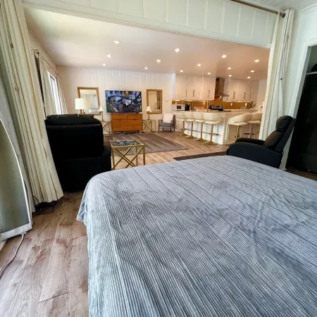 2Bd 2 ba Heated Pool&Hot Tub
