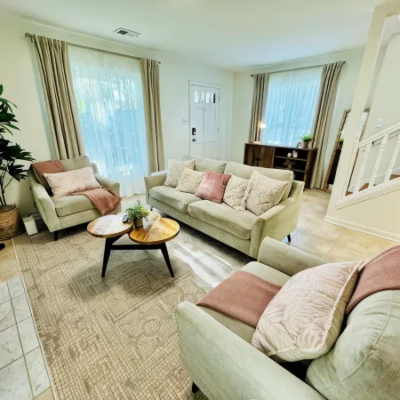Boho Hideaway Townhome, 2br/2.5ba Near UofM/Highland Strip