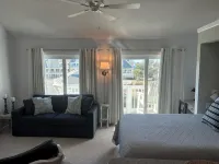 Charming studio in lovely Emerald Isle with beach access