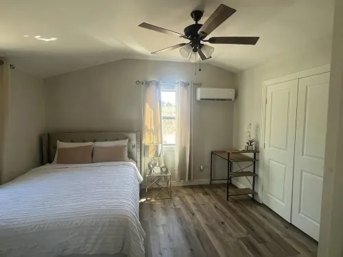 Home away from Home- Near Tyler Airport - Chalets