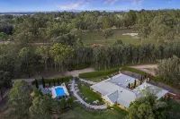 Thistle Hill Guesthouse - Walk to Many Wineries and Restaurants - 4-Star