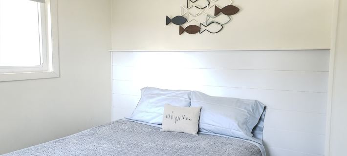 2bed 1bath LAKE MI Fishing Cabin WiFi AC Deck Firepit Kayak Paddle Boat Dock #9 Hotels in Delta County