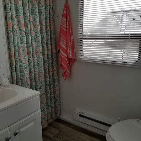 Charlestown Houseboat Walk to attractions Be rocked to sleep