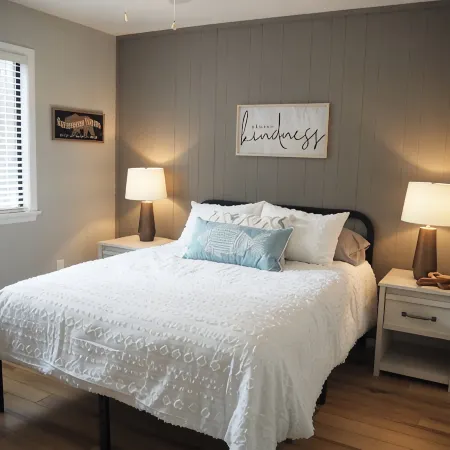 Peaceful fully renovated chalet in Lake Harmony, dog friendly!