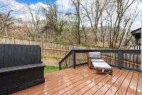 Unique 4Bed/3.5 Bath Townhouse/Garage+Rooftop Deck - Bungalow