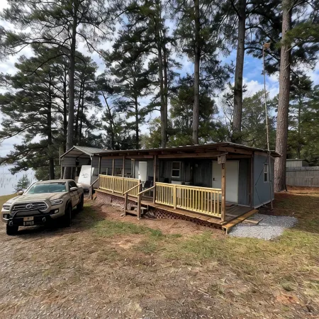 Hilltop Hideaway on Lake Darbonne