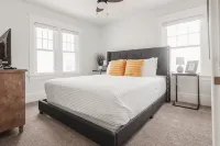 Family & dog friendly; 5 min walk to beach, bars, downtown, restaurants and park - 精品