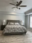 Modern meets country Loganville GA with AC, WiFi, pool. - Homestays
