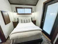 The Honeysuckle House - Tiny House, BIG Living! - 3-Star