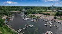 *HOT TUB * Lake Front | Near Olcott Beach | King Bed - 4-Star