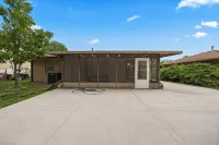 Welcome to Tiny's House. Your 3 Beds, 1 Bathroom Cozy Retreat in des Moines - 4 tähden