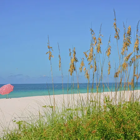 Salty Lime Villa 2-Riverview w/Pool on Riverwalk, Near Ami Beaches, Pet Friendly