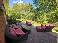The Bradley House - Beautiful & Spacious Home - Near Campus & Stadium - 4-Star