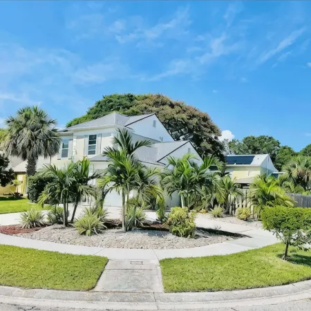 Seabreeze garden oasis, jacuzzi, golf, mins ->beaches