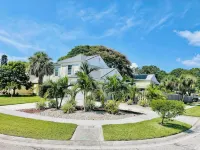 Seabreeze garden oasis, jacuzzi, golf, mins ->beaches - 3 tähden