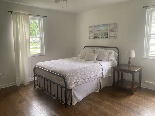 Gorgeous Ranch Home in Beautiful Westlake Ohio- No Cleaning Fee! - Wifi