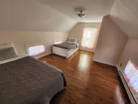 Historic Gem 1840's newly furnished brick house. - WiFi