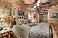 Romantic Hideaway: Near Dollywood & Outlets Intimate, Fireplace, Private Hot Tub - Boutique
