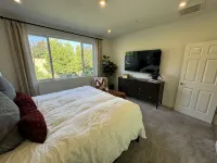 New 3B Home / near Sequoia, EV, +More - Hot Tub