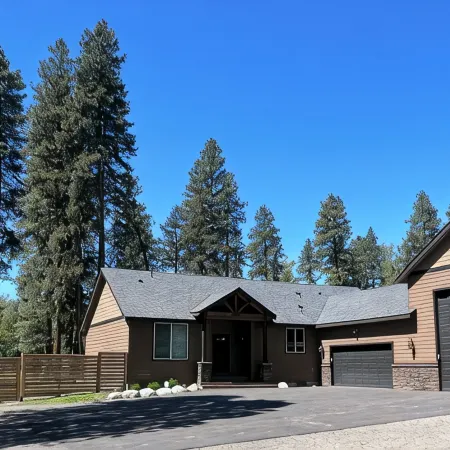 Cozy 2+ bedroom riverfront house in tranquil Cle Elum. Your home away from home.