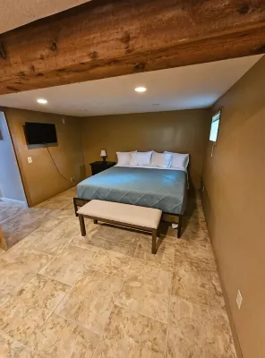 Bagnell Dam Strip House! - Wifi