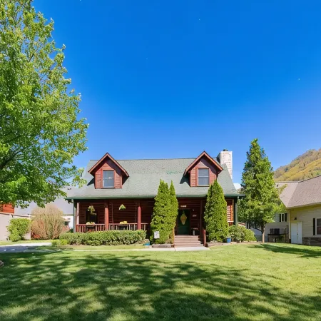 Cozy Log Cabin/Mountain Views & Rushing Creek/Pet-Friendly