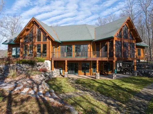 Custom-Built Log Cabin Family Friendly Home on Round Lake, Close to Trails! - Wi-Fi