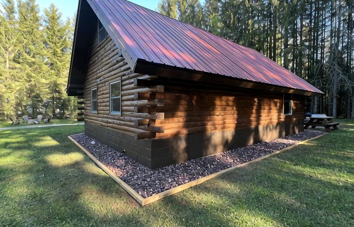 Waterfall Cabin - Pictured Rocks Lodging