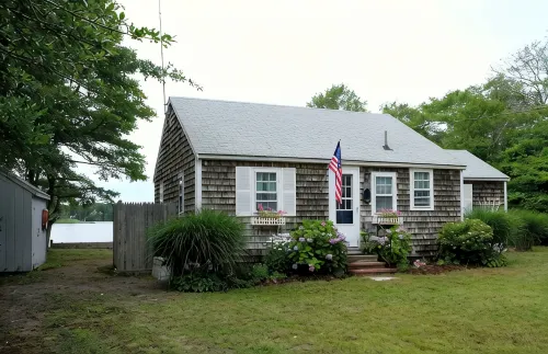 Cape Code Waterfront Cottage - 4-Star