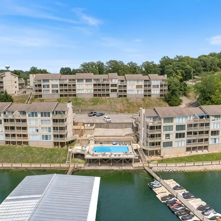 Lake of the Ozarks Get-Away! Experience the Ozarks! the Heart of Osage Beach!!